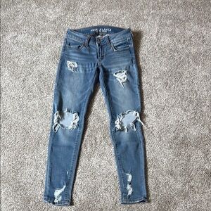 American Eagle Jegging with Distressed Details and super stretch